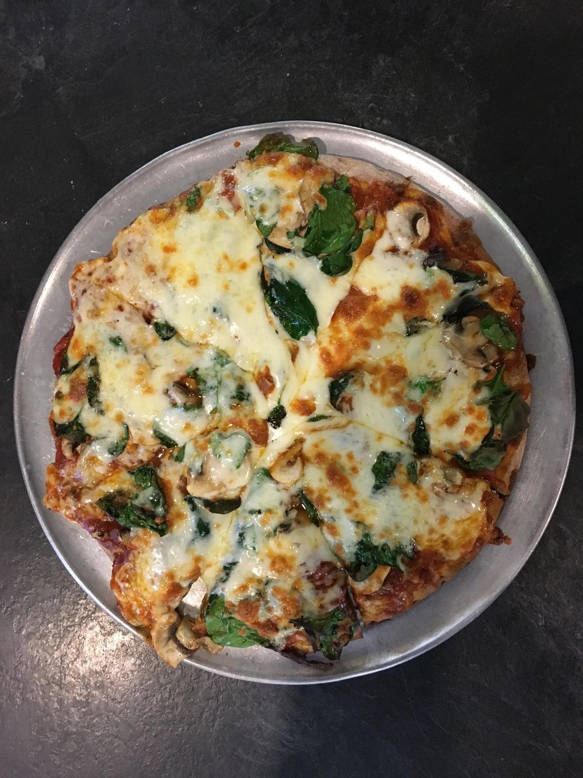 Chalavi & Main Pizza