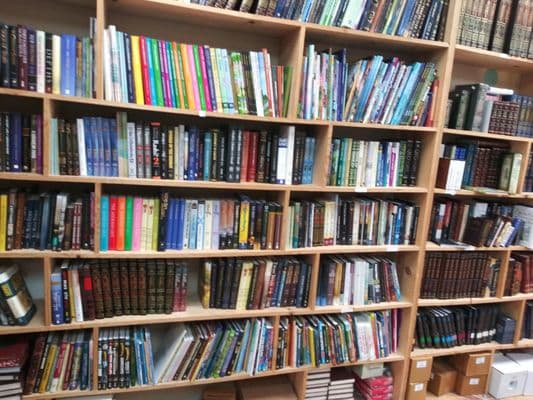 Holzer Seforim (Local Stockist at Holyland Judaica)