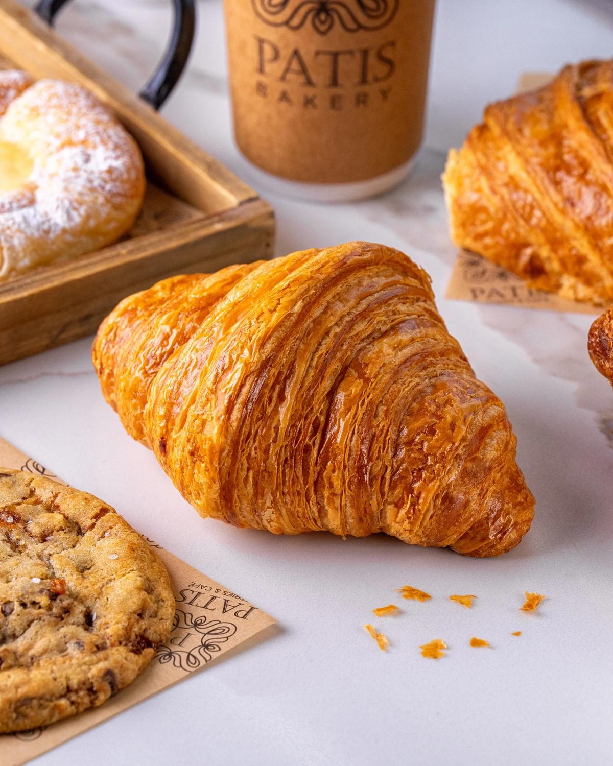 Patis Bakery & Café (Lakewood)