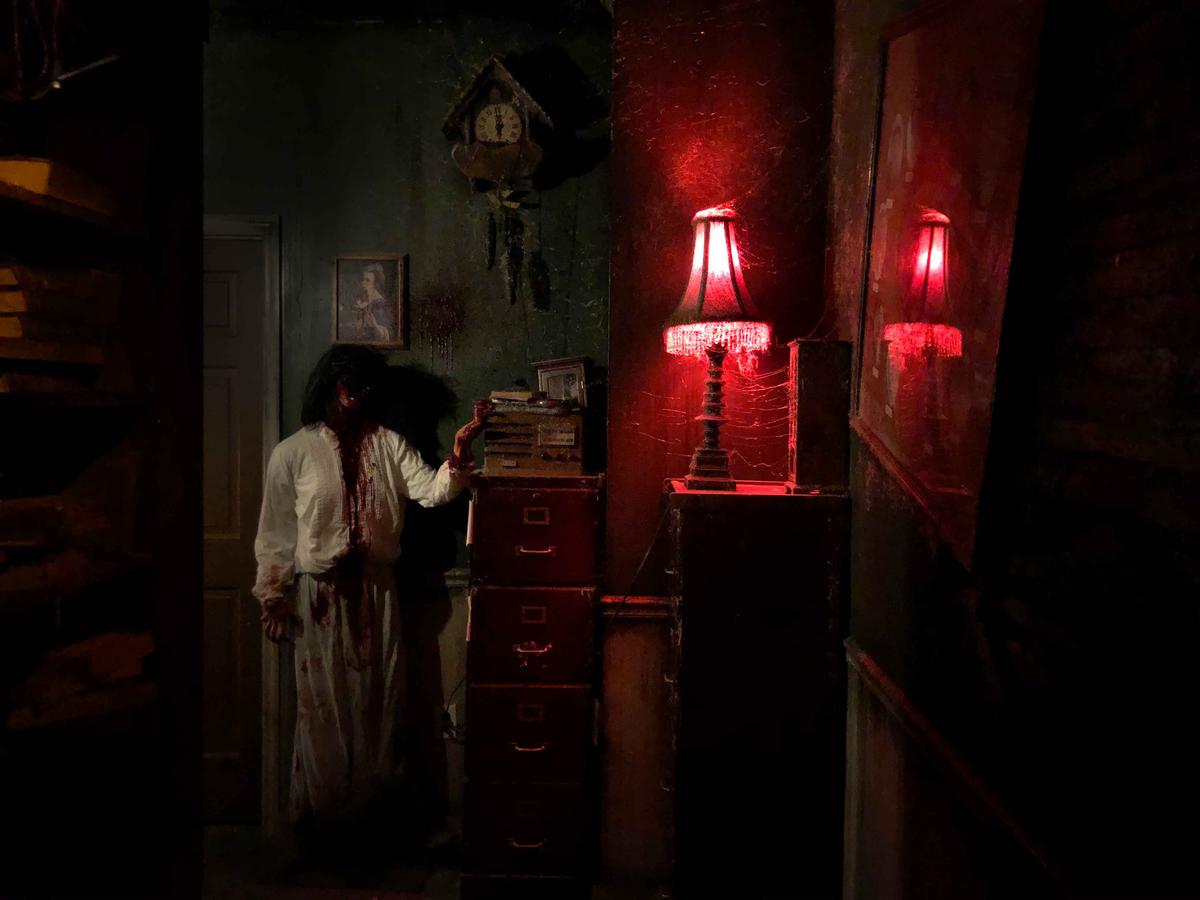 Mortem Manor