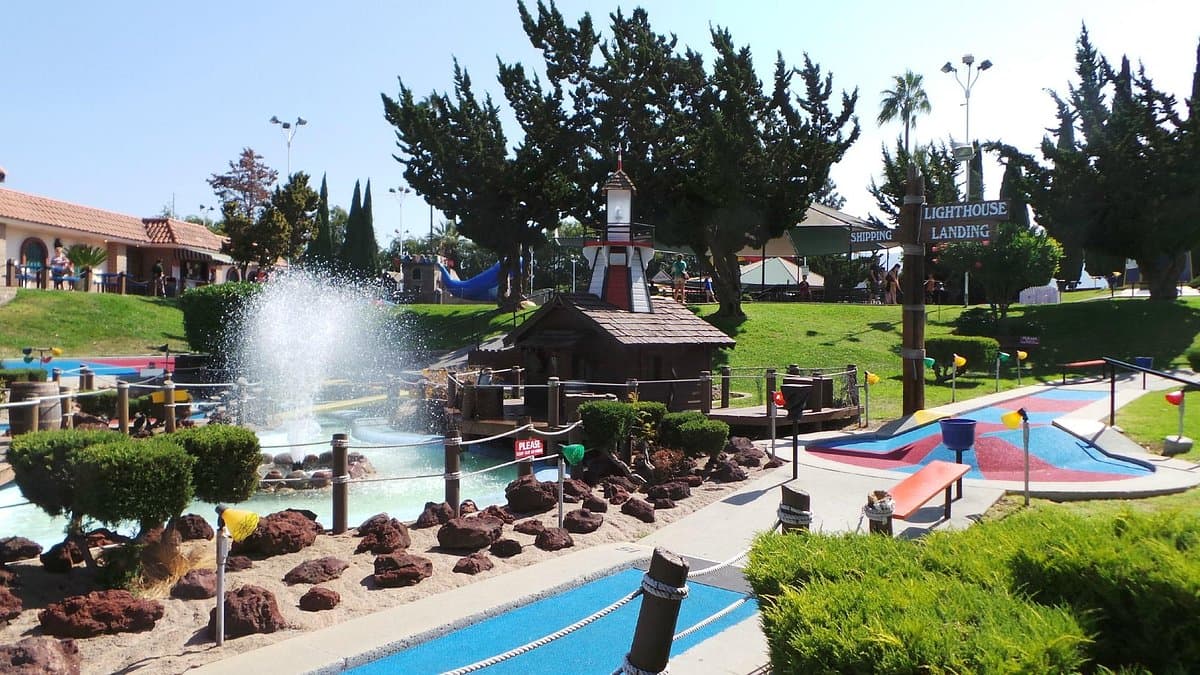 Golfland Emerald Hills
