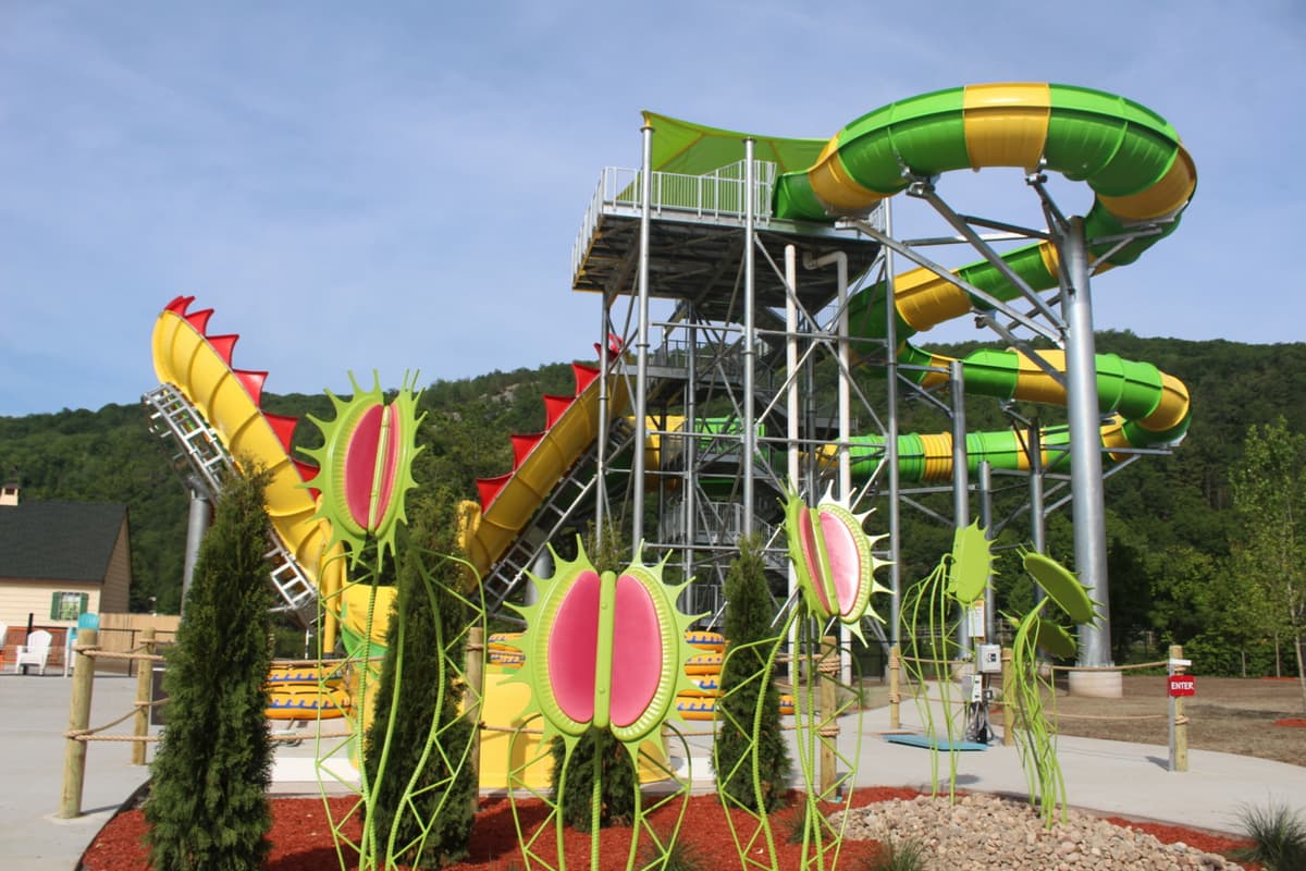 Lake Compounce Amusement & Water Park