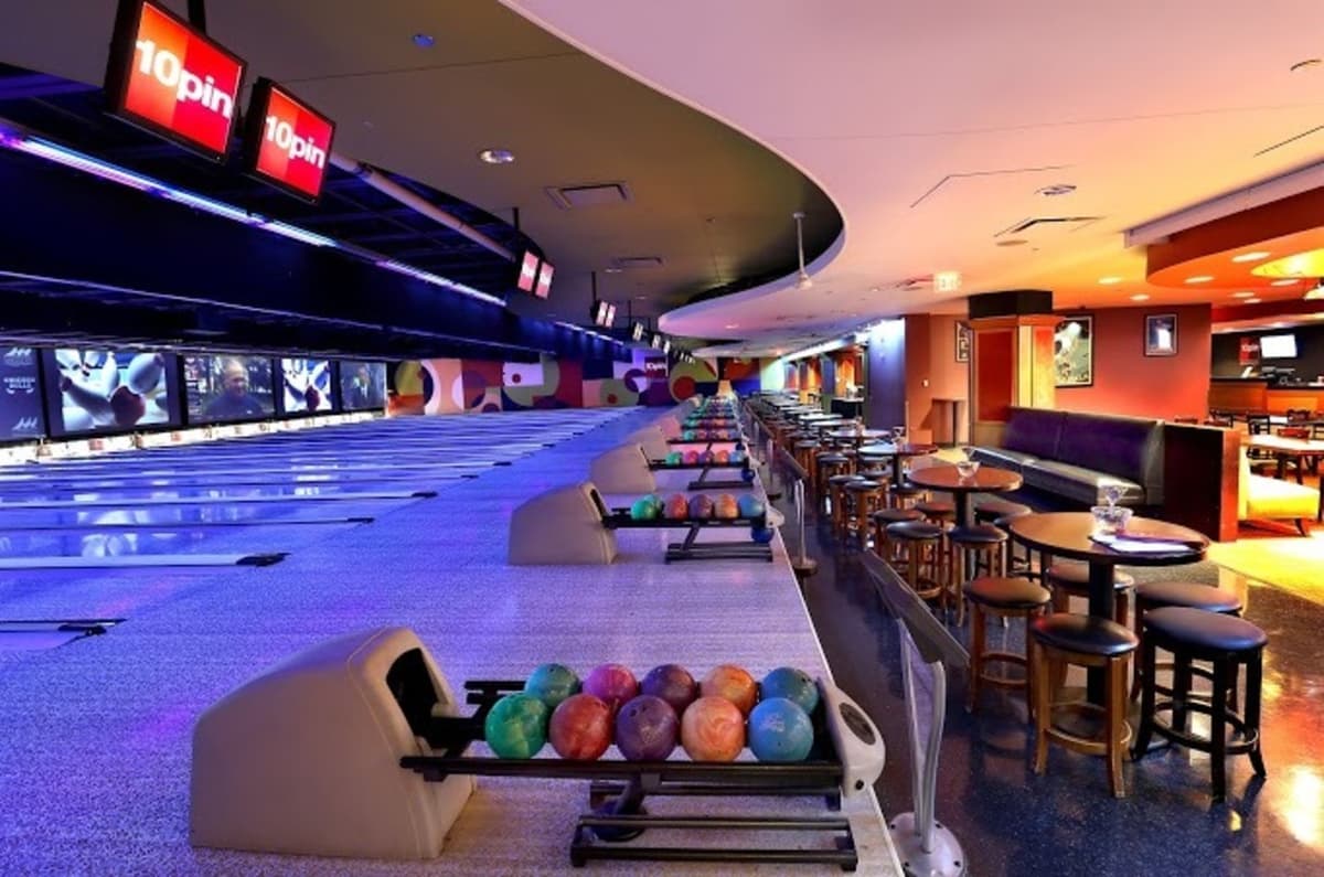 10pin Bowling Lounge