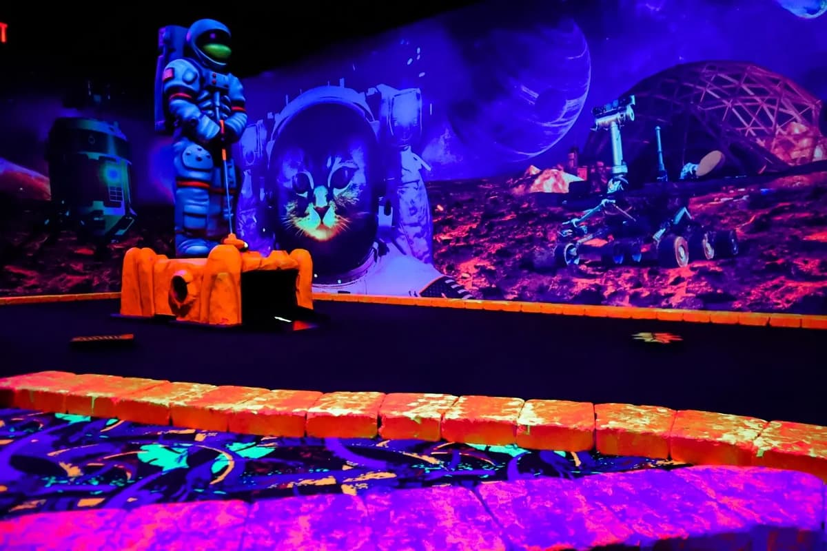 Space Adventure Mini Golf