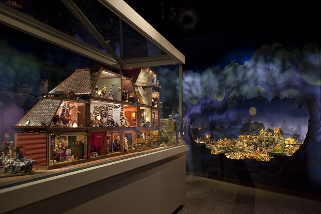 The Mini Time Machine Museum of Miniatures
